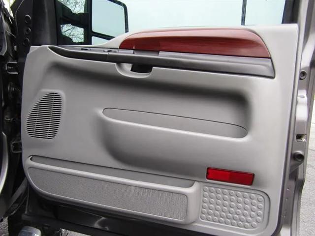 2005 Ford F-250 Lariat