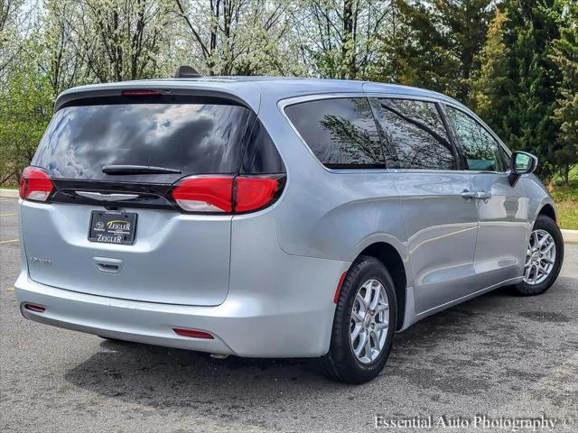 2023 Chrysler Voyager LX
