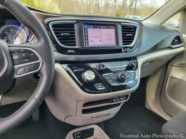 2023 Chrysler Voyager LX