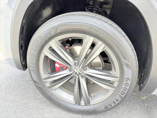 2021 Volkswagen Atlas Cross Sport 3.6L V6 SE w/Technology R-Line
