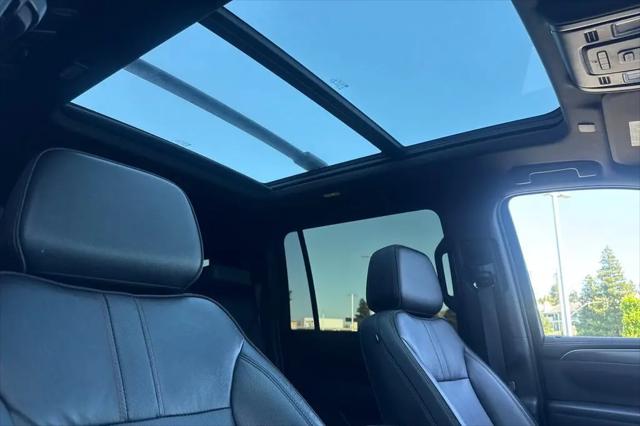 2021 Chevrolet Suburban 4WD RST
