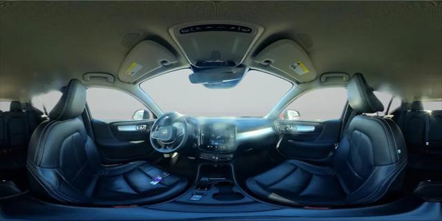 2022 Volvo XC40 T5 Momentum