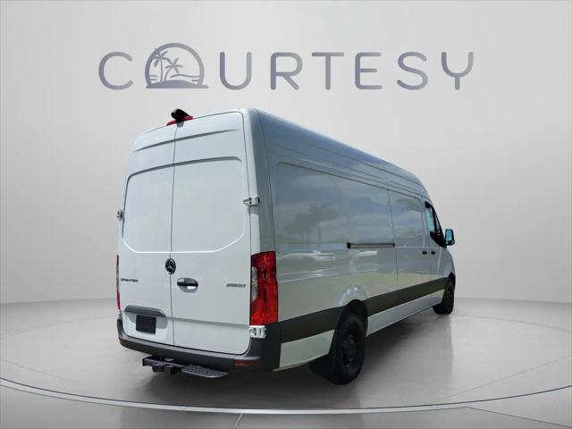 2025 Mercedes-Benz Sprinter 2500 High Roof 4-Cyl Diesel HO