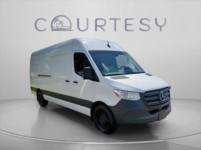 2025 Mercedes-Benz Sprinter 2500 High Roof 4-Cyl Diesel HO