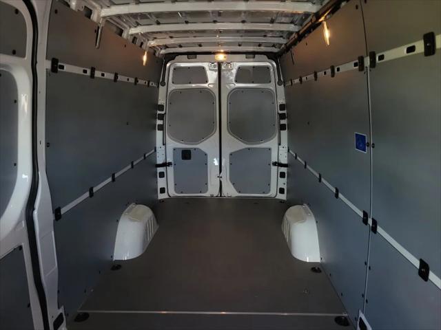2025 Mercedes-Benz Sprinter 2500 High Roof 4-Cyl Diesel HO