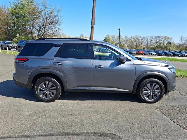 2025 Nissan Pathfinder SV FWD