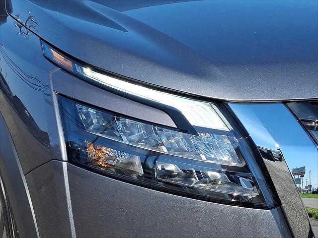 2025 Nissan Pathfinder SV FWD