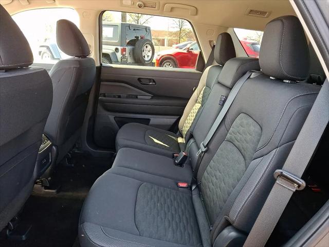 2025 Nissan Pathfinder SV FWD