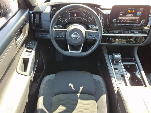 2025 Nissan Pathfinder SV FWD