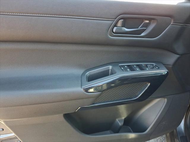 2025 Nissan Pathfinder SV FWD