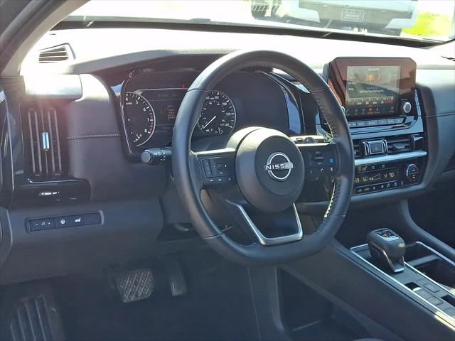 2025 Nissan Pathfinder SV FWD