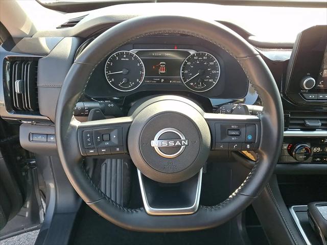 2025 Nissan Pathfinder SV FWD