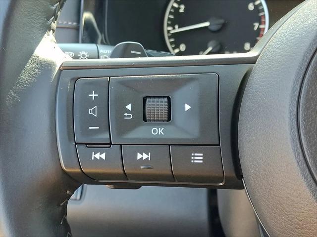 2025 Nissan Pathfinder SV FWD