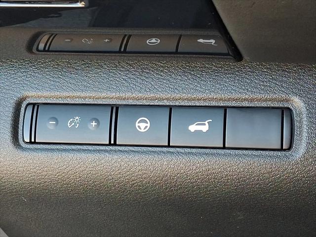 2025 Nissan Pathfinder SV FWD