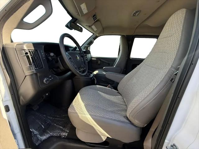2026 Chevrolet Express Passenger 3500 Extended Wheelbase, LT, RWD