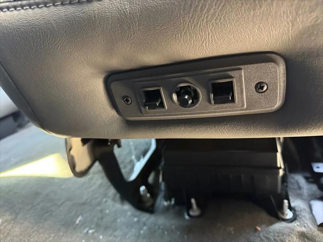 2026 Chevrolet Express Passenger 3500 Extended Wheelbase, LT, RWD