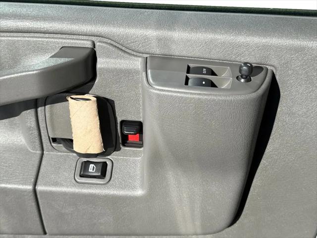 2026 Chevrolet Express Passenger 3500 Extended Wheelbase, LT, RWD