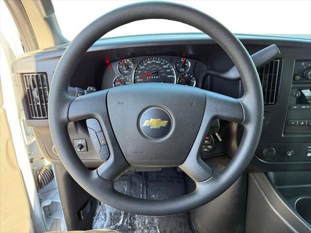 2026 Chevrolet Express Passenger 3500 Extended Wheelbase, LT, RWD