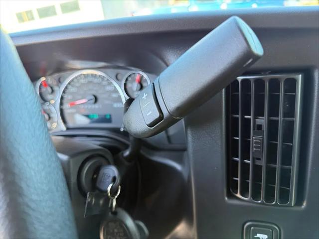 2026 Chevrolet Express Passenger 3500 Extended Wheelbase, LT, RWD