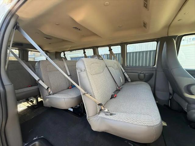 2026 Chevrolet Express Passenger 3500 Extended Wheelbase, LT, RWD
