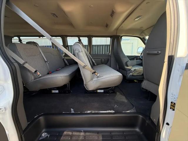 2026 Chevrolet Express Passenger 3500 Extended Wheelbase, LT, RWD