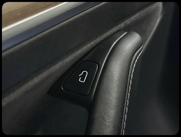 2022 Tesla Model 3 Rear-Wheel Drive