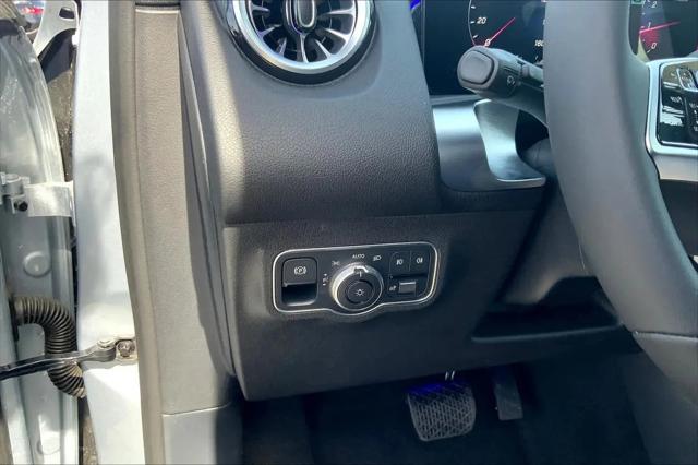 2025 Mercedes-Benz GLB GLB 250