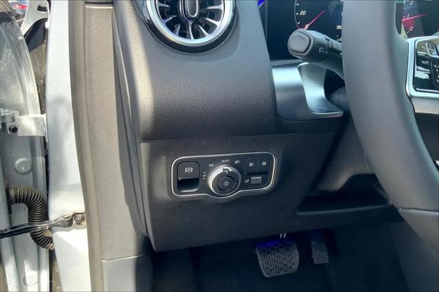 2025 Mercedes-Benz GLB GLB 250