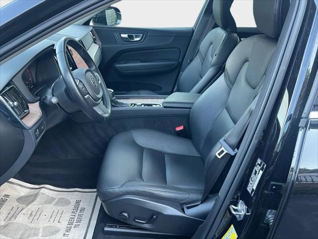 2021 Volvo XC60 T5 Momentum