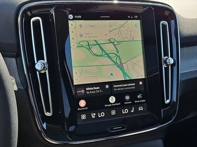 2026 Volvo XC40 Ultra, B5 AWD Gas (mild hybrid), Dark