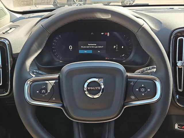 2026 Volvo XC40 Ultra, B5 AWD Gas (mild hybrid), Dark