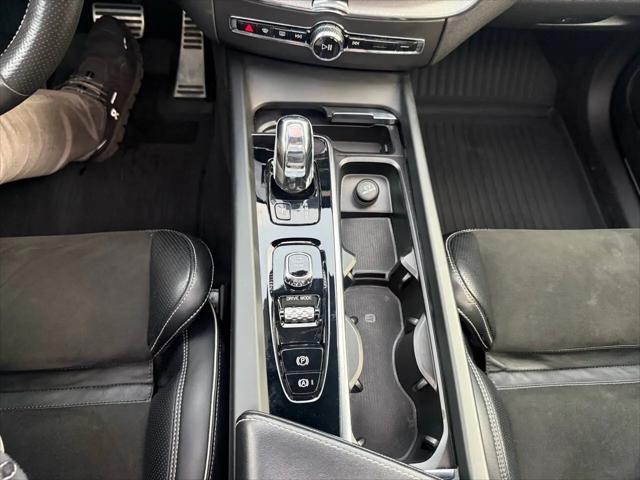 2018 Volvo XC60 T8 R-Design