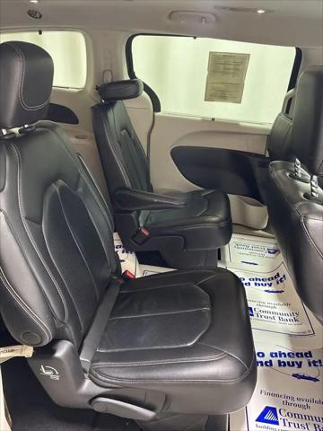 2022 Chrysler Pacifica Touring L