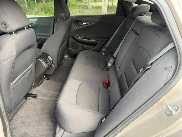 2022 Chevrolet Malibu FWD LT