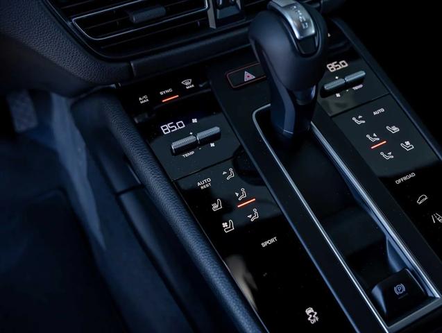 2026 Porsche Macan Macan