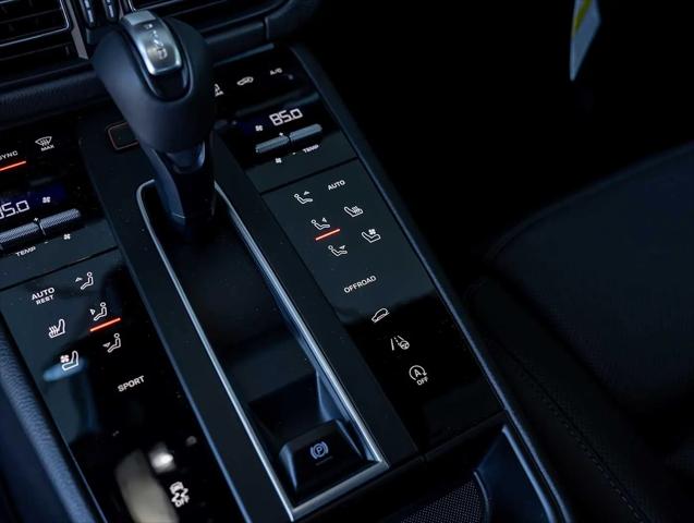 2026 Porsche Macan Macan