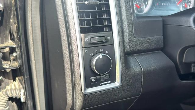 2024 Ram 1500 Classic Warlock Crew Cab 4x4 5'7" Box