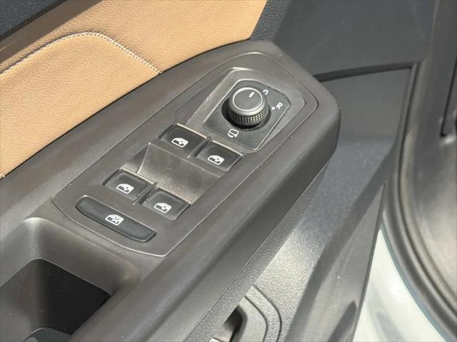 2022 Volkswagen Atlas Cross Sport 3.6L V6 SEL Premium R-Line