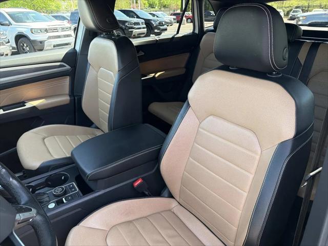 2022 Volkswagen Atlas Cross Sport 3.6L V6 SEL Premium R-Line