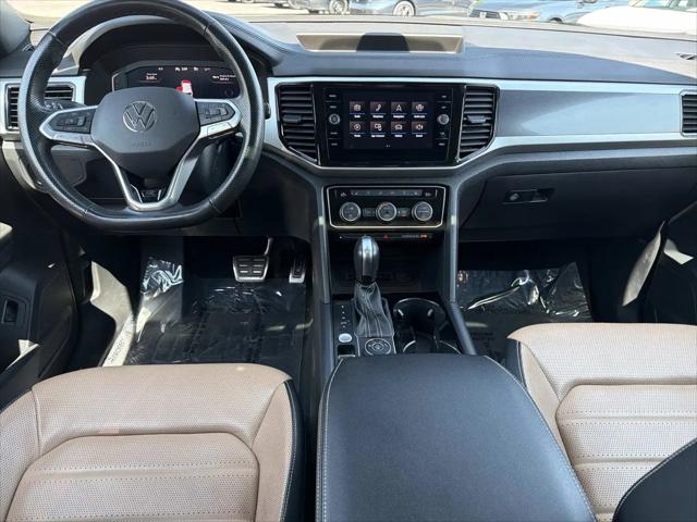 2022 Volkswagen Atlas Cross Sport 3.6L V6 SEL Premium R-Line