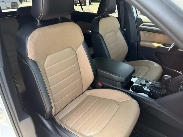2022 Volkswagen Atlas Cross Sport 3.6L V6 SEL Premium R-Line