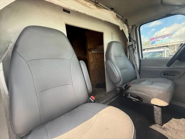 2006 Ford E-350 Cutaway E-350
