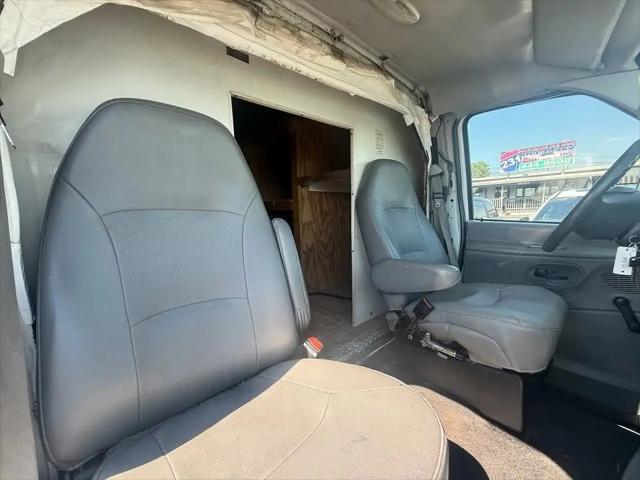 2006 Ford E-350 Cutaway E-350