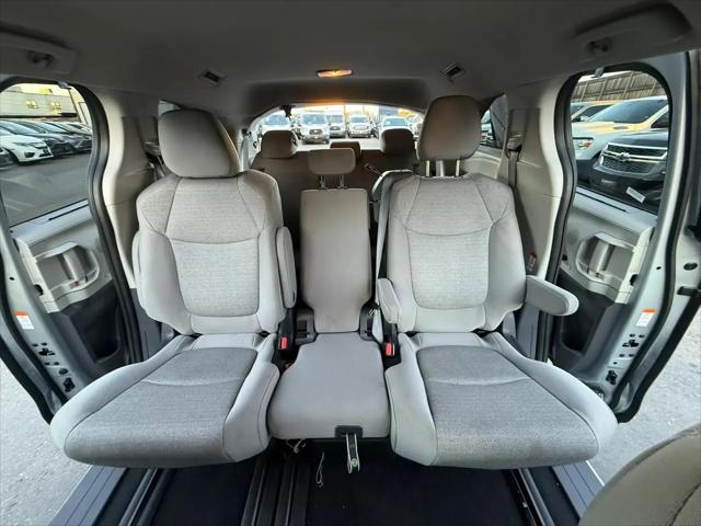 2024 Toyota Sienna LE