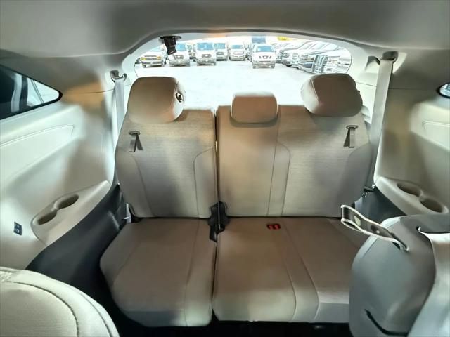 2024 Toyota Sienna LE