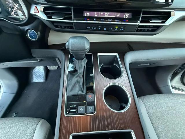 2024 Toyota Sienna LE