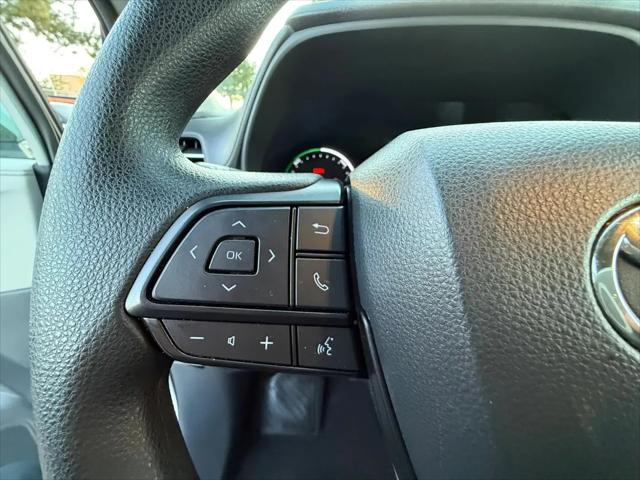 2024 Toyota Sienna LE