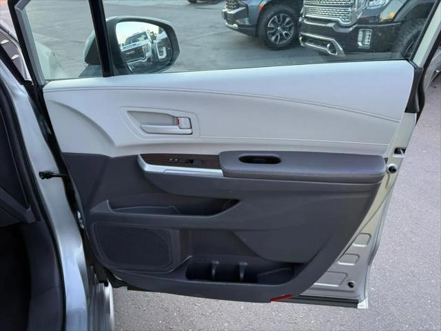 2024 Toyota Sienna LE