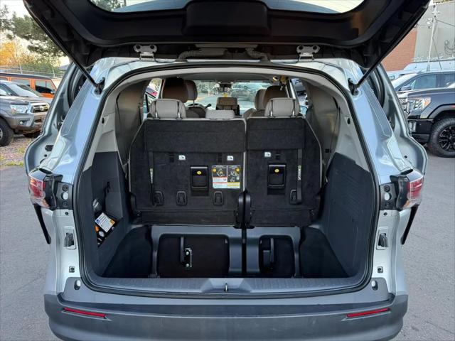 2024 Toyota Sienna LE