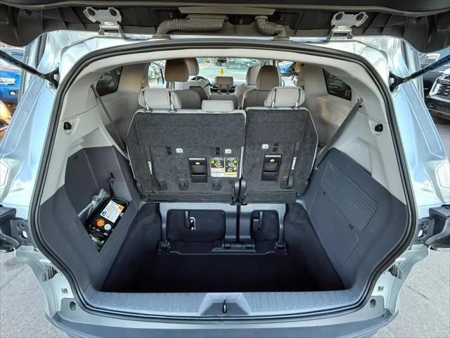 2024 Toyota Sienna LE